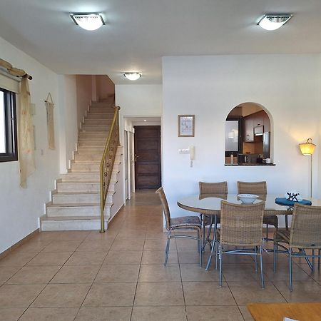 Pool Side 2 Bedroom Queens Gardens Complex Paphos Bagian luar foto