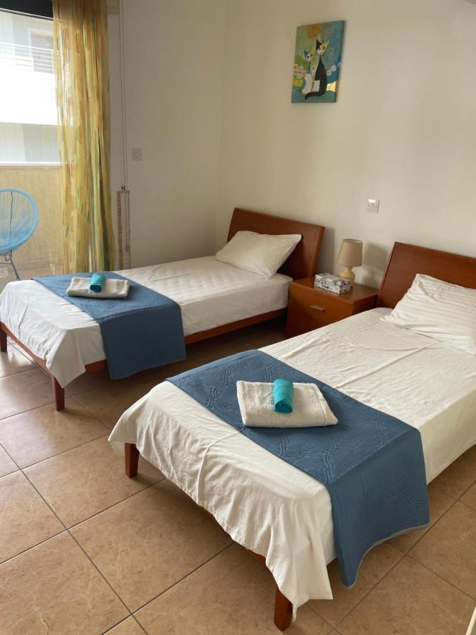 Pool Side 2 Bedroom Queens Gardens Complex Paphos Bagian luar foto