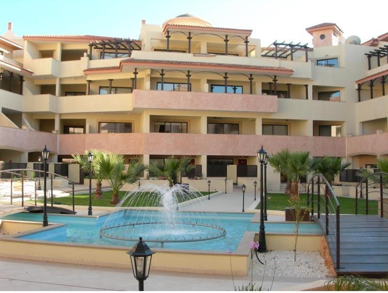 Pool Side 2 Bedroom Queens Gardens Complex Paphos Bagian luar foto