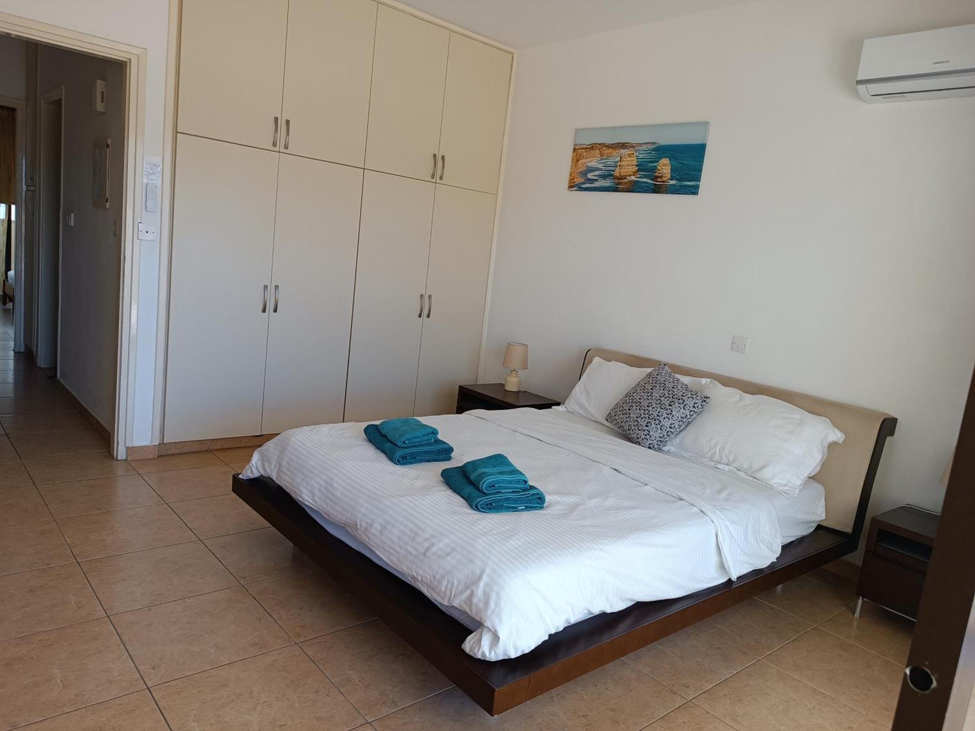 Pool Side 2 Bedroom Queens Gardens Complex Paphos Bagian luar foto