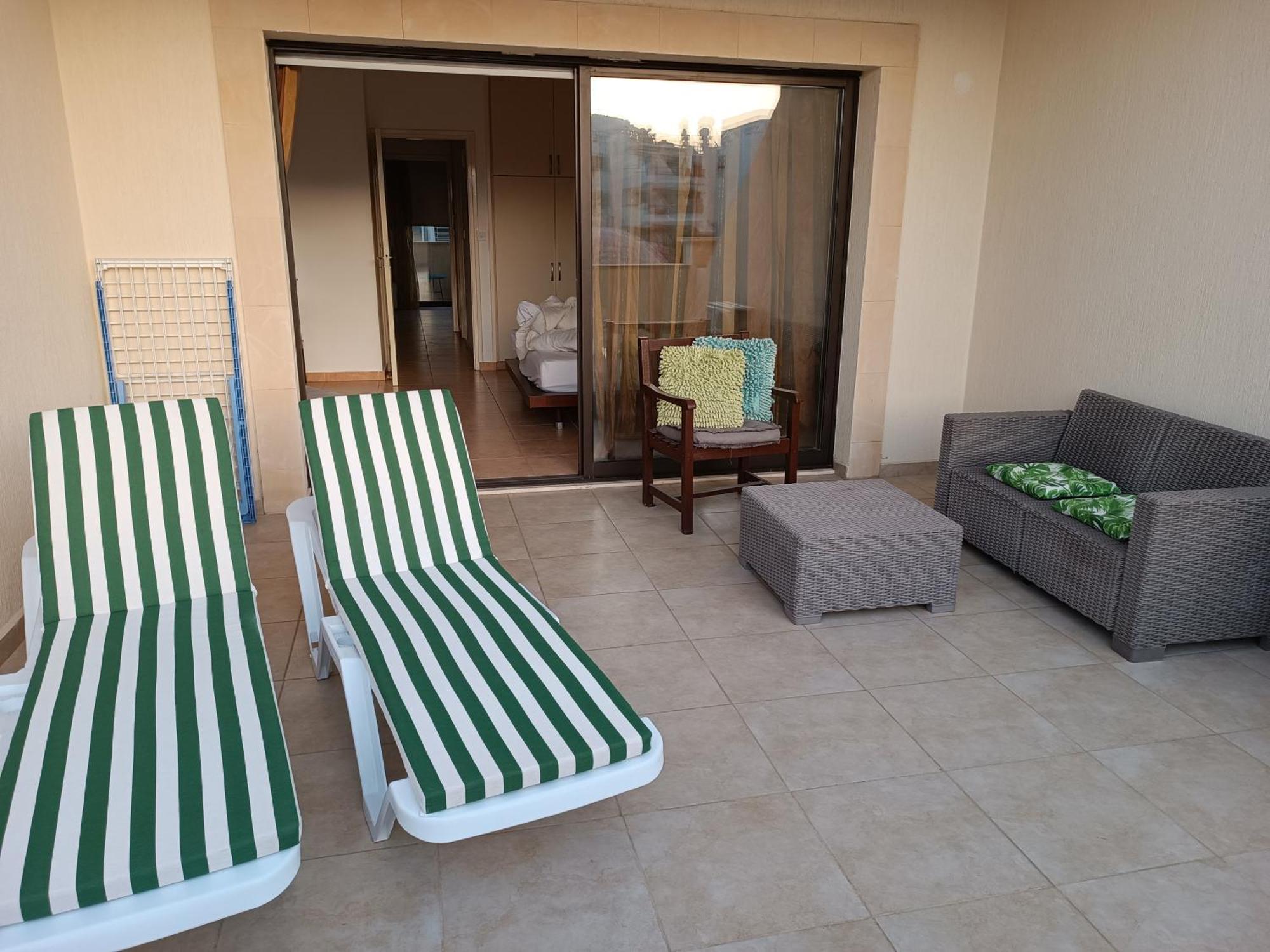 Pool Side 2 Bedroom Queens Gardens Complex Paphos Bagian luar foto