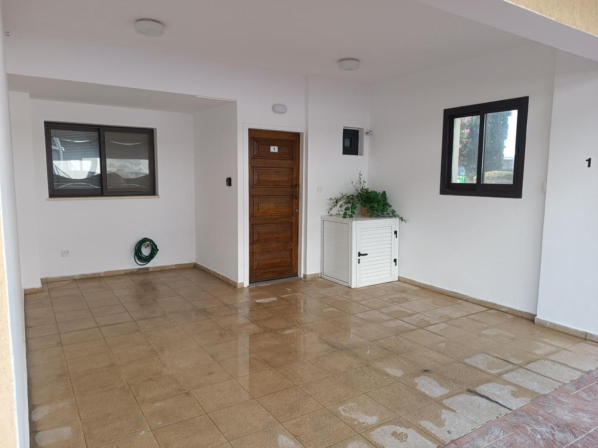 Pool Side 2 Bedroom Queens Gardens Complex Paphos Bagian luar foto