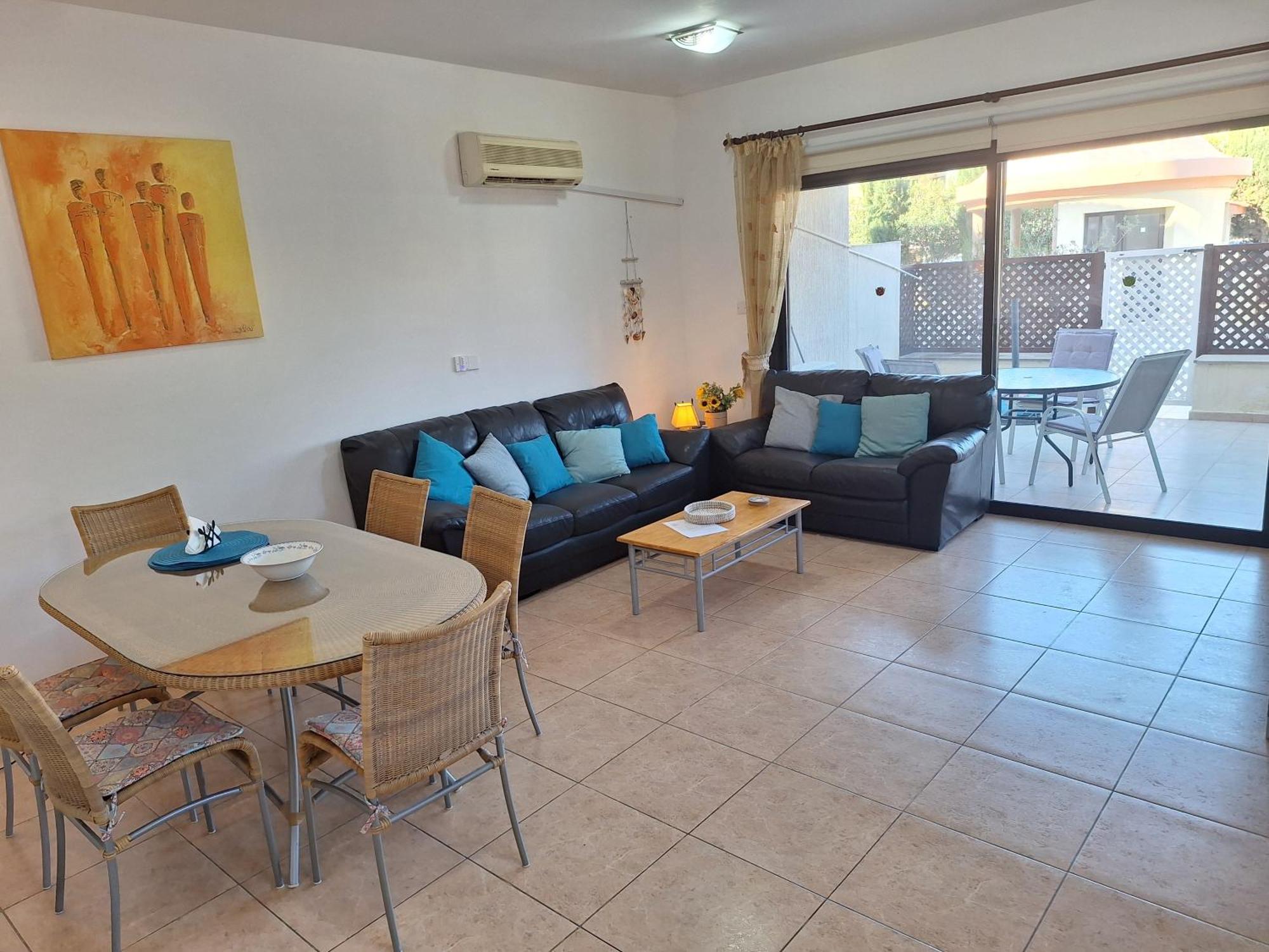Pool Side 2 Bedroom Queens Gardens Complex Paphos Bagian luar foto